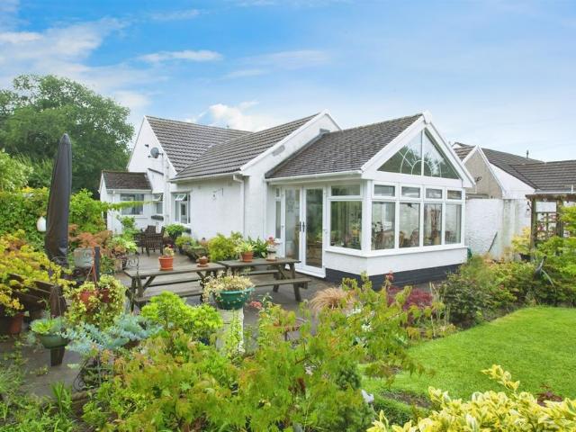 Bungalow for sale in Ynysawdre, Tondu