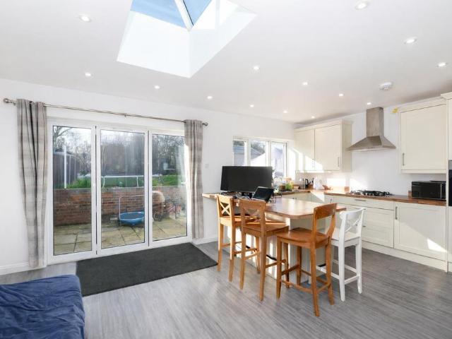 Bungalow for sale in Leighton-Linslade, Linslade