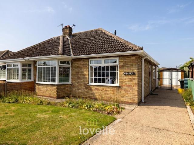 Bungalow for sale in Weelsby, Cleethorpes