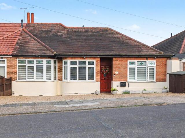 Bungalow for sale in Collier Row, Greater London