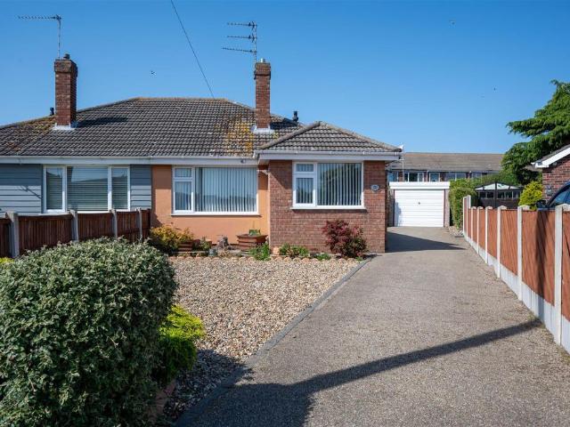 Bungalow for sale in Stokesby, Norfolk