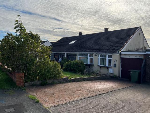 Bungalow for sale in Wimblebury, Chadsmoor