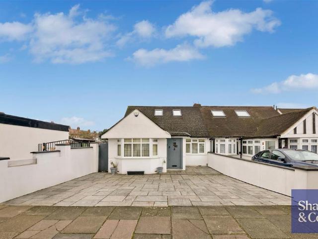 Bungalow for sale in Whitton, Greater London