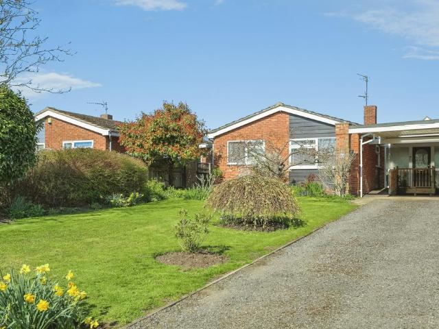 Bungalow for sale in Holywell-cum-Needingworth, Huntingdon