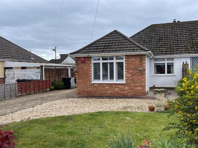 Bungalow for sale in Blackfield, New Forest