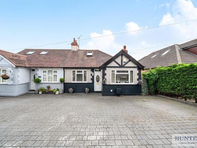 Bungalow for sale in Barnehurst, Greater London
