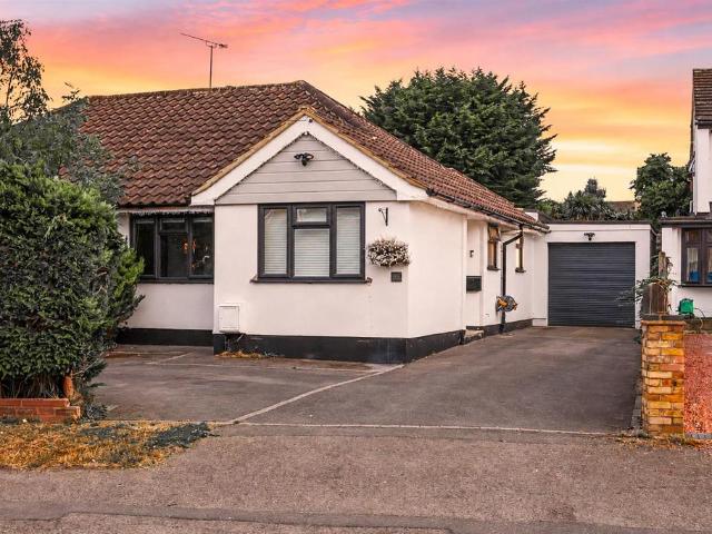 Bungalow for sale in Barling, Essex
