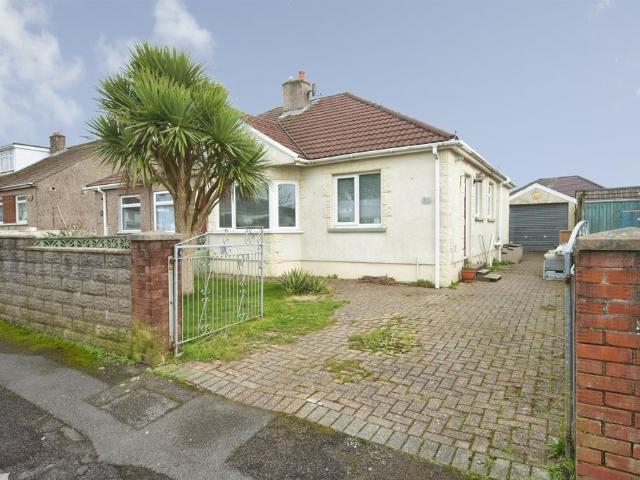 Bungalow for sale in Cefn Glas, Wales