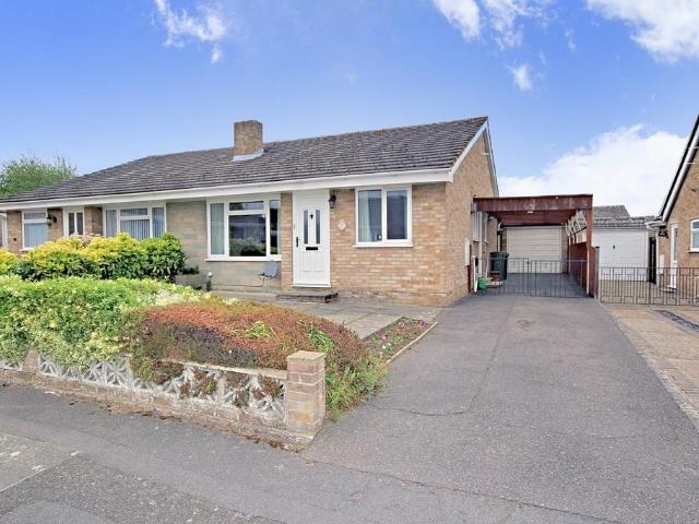 Bungalow for sale in Allington, Midway