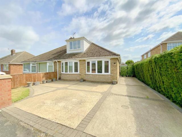 Bungalow for sale in New Waltham