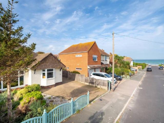Bungalow for sale in Minnis Bay, Thanet