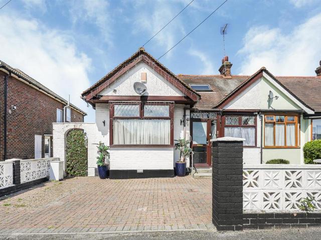 Bungalow for sale in Chingford, Greater London