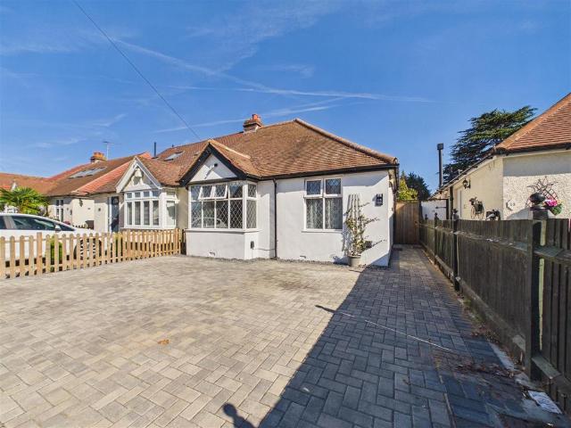 Bungalow for sale in Molesey, Elmbridge