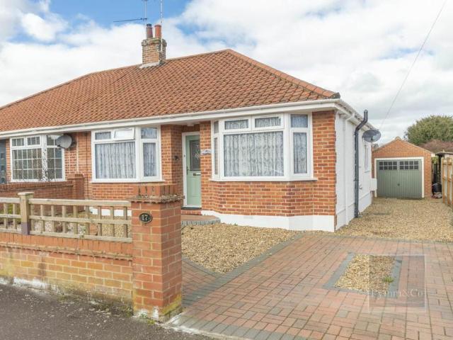 Bungalow for sale in Heartsease, East Bank