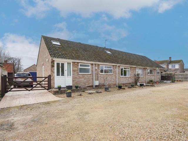 Bungalow for sale in Dromore, Oxfordshire
