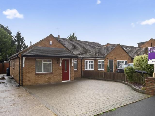 Bungalow for sale in Goffs Oak, Broxbourne