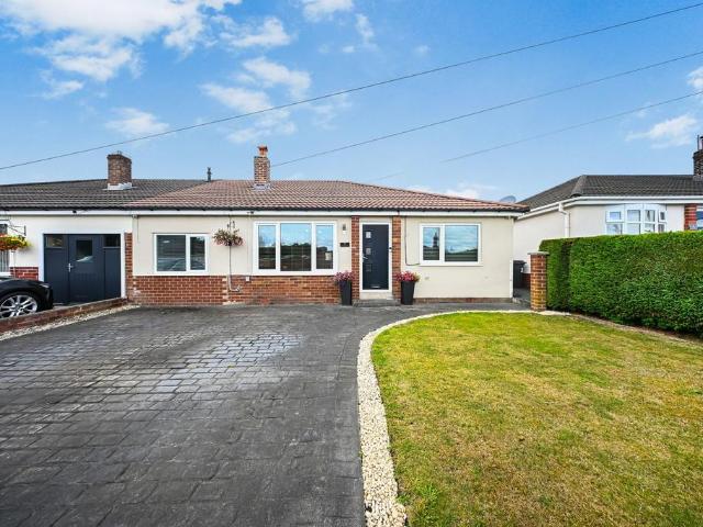 Bungalow for sale in Oakenshaw, Backburn