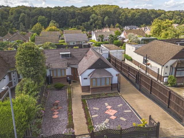 Bungalow for sale in Penn Bottom, Buckinghamshire