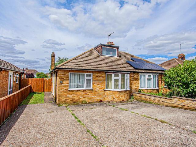 Bungalow for sale in Finedon