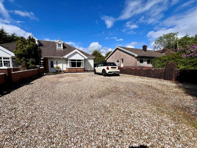 Bungalow for sale in Llangunnor, Wales