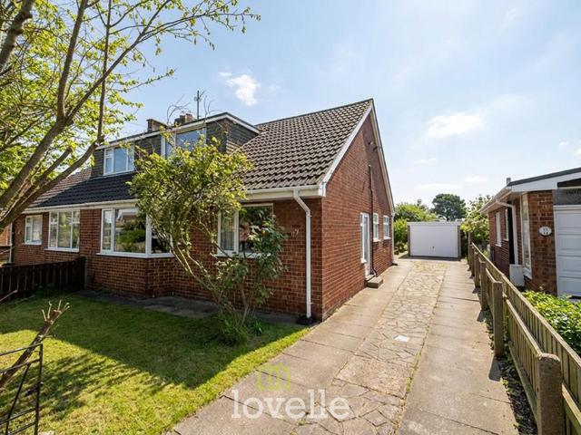 Bungalow for sale in New Waltham