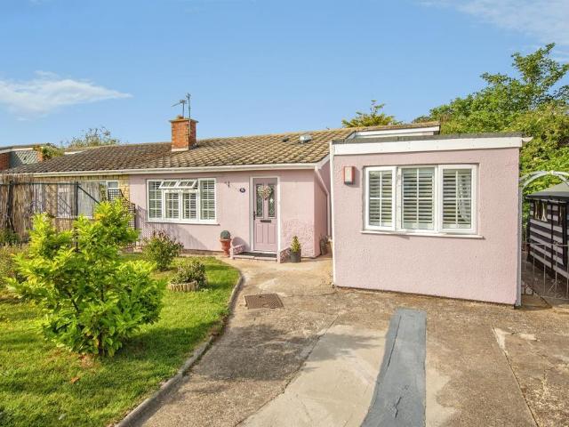 Bungalow for sale in Dale Hill, Essex