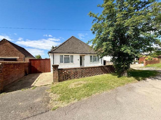 Bungalow for sale in Warden Hill, Luton