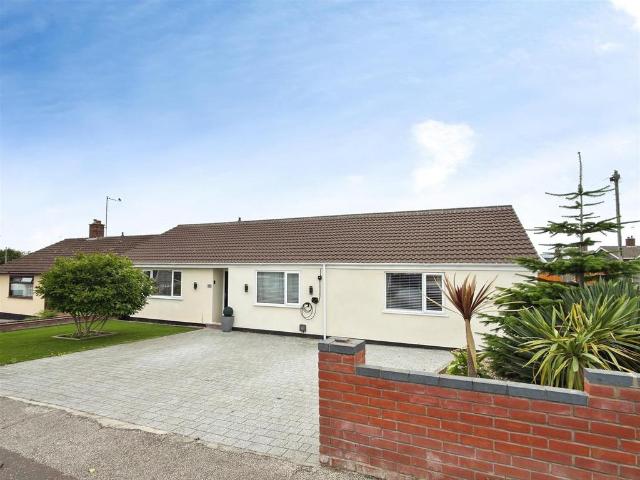 Bungalow for sale in Eastbridge, Suffolk