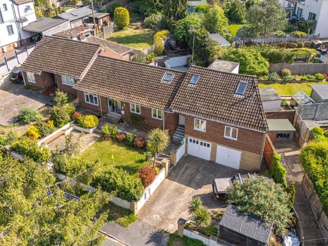 Bungalow for sale in Chepping Wycombe, Loudwater