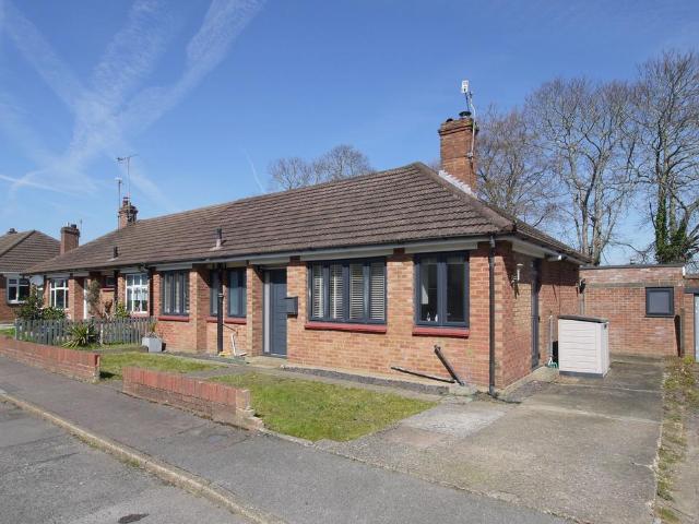 Bungalow for sale in Sevenoaks, The Butts