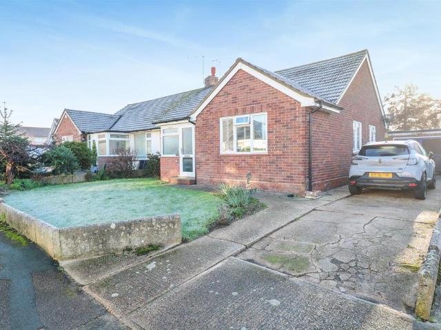 Bungalow for sale in Chipping Hill, Essex