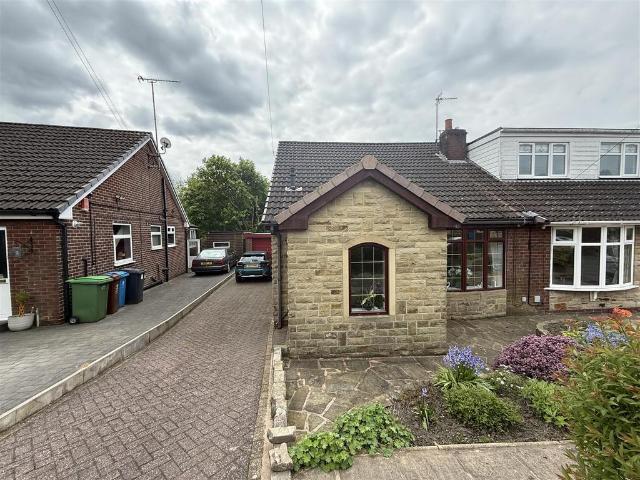 Bungalow for sale in Saddleworth, Pendock