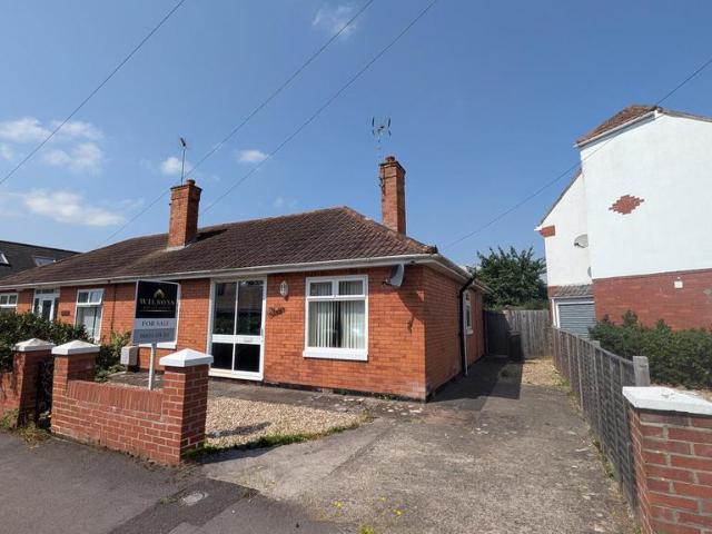 Bungalow for sale in Rowbarton, Rumwell
