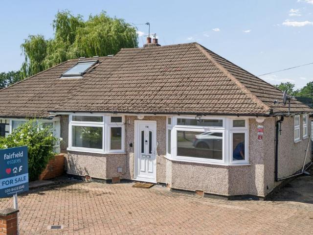 Bungalow for sale in Watford Rural, Batchworth