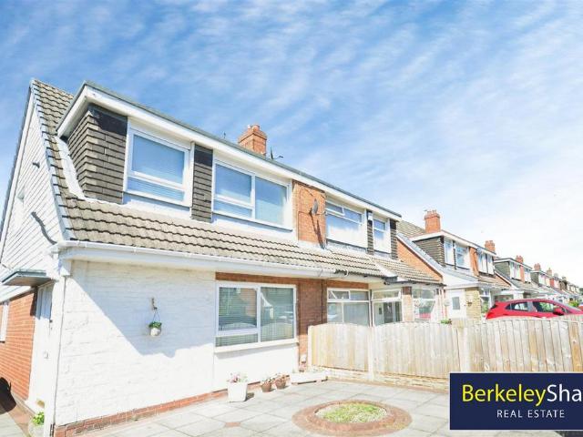 Bungalow for sale in The Smallholdings, Maghull
