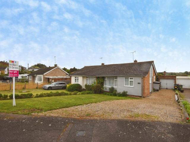 Bungalow for sale in Chipping Hill, Essex