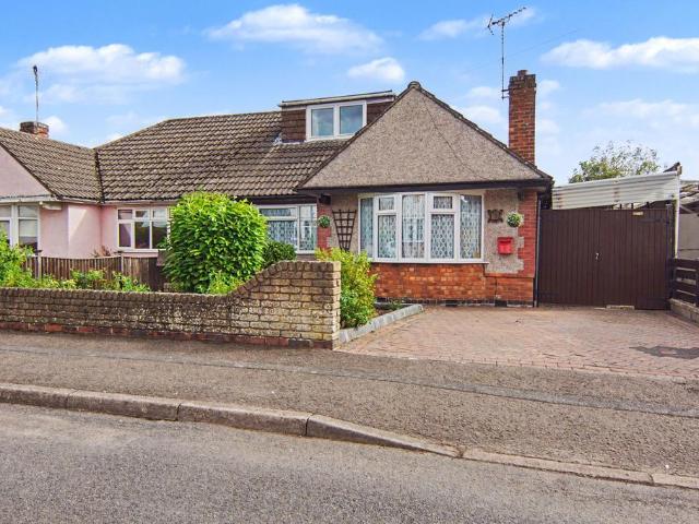 Bungalow for sale in Bulkington, Nuneaton and Bedworth