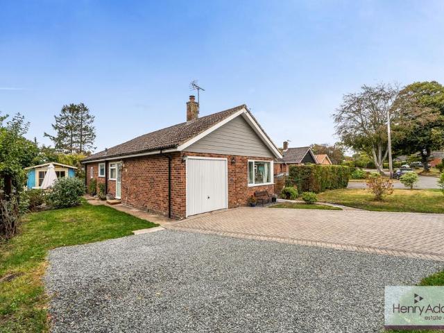 Bungalow for sale in Littlecote, West Sussex