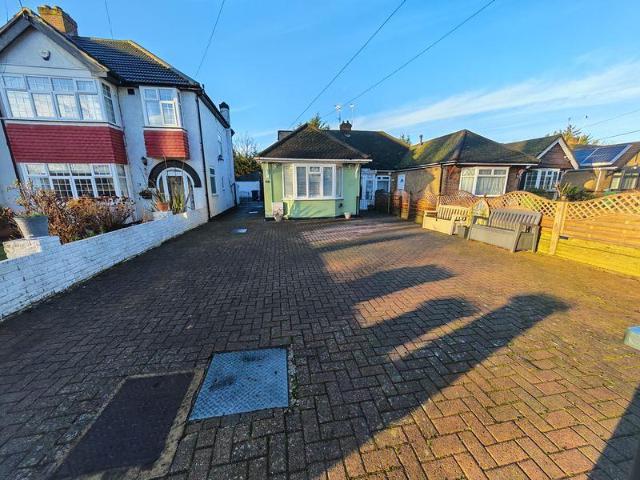 Bungalow for sale in London Borough of Ealing, Greater London