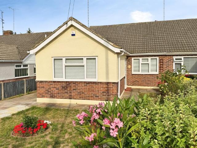 Bungalow for sale in Alton Barnes, Essex
