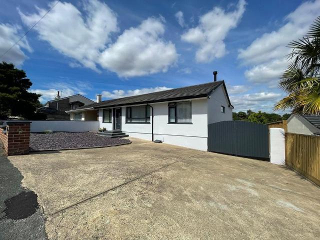 Bungalow for sale in Strode, Devon