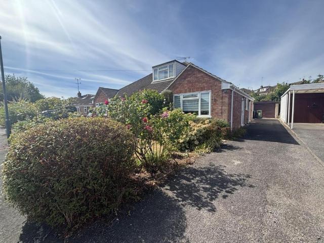 Bungalow for sale in Green Close, Warwickshire
