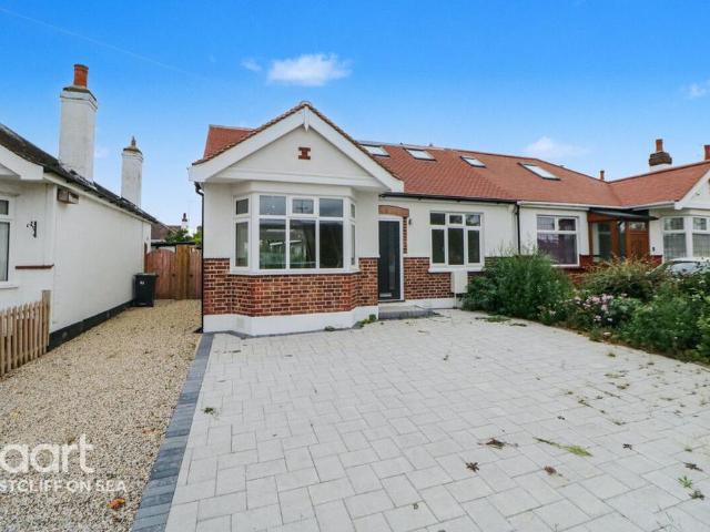 Bungalow for sale in Prittlewell, Alton Barnes