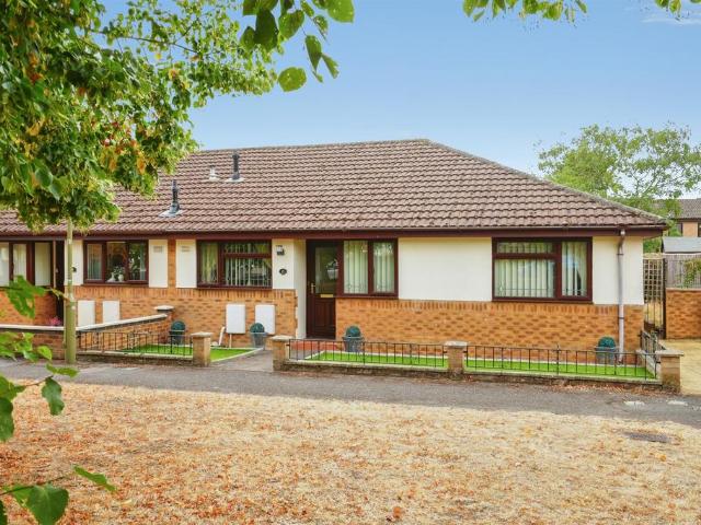 Bungalow for sale in Evershot, Oxfordshire