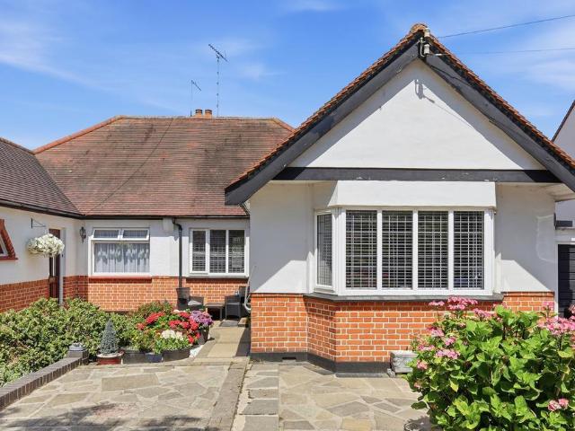 Bungalow for sale in Alton Barnes, Essex