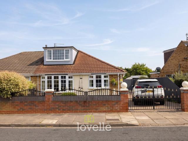 Bungalow for sale in Weelsby, Cleethorpes