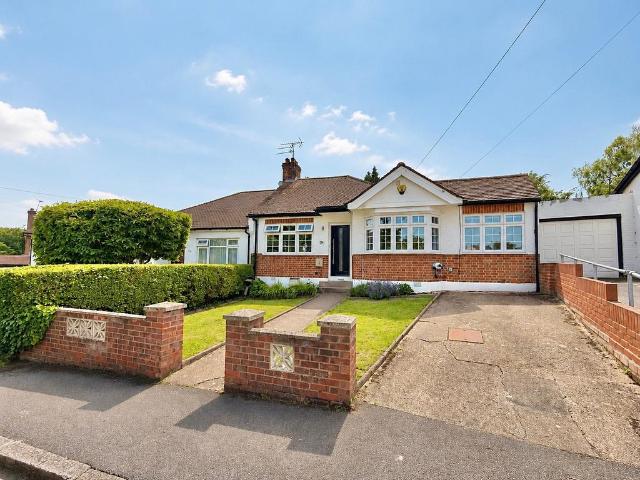 Bungalow for sale in Harrow Weald, Greater London