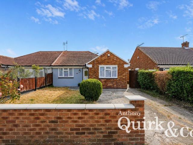 Bungalow for sale in Winter Gardens, Essex