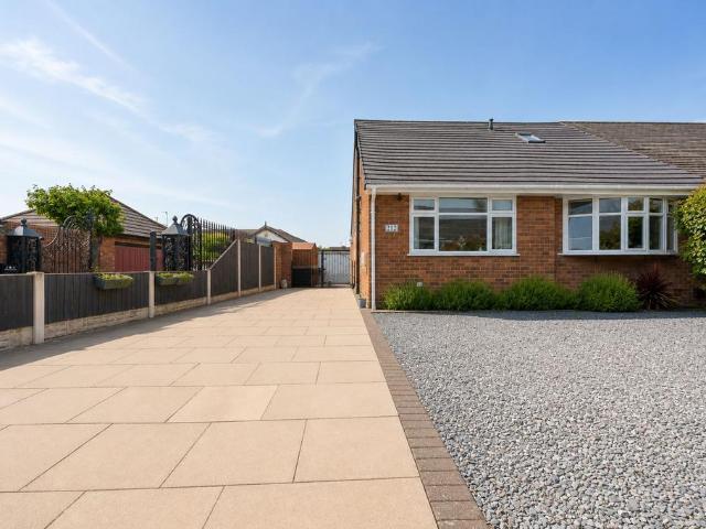 Bungalow for sale in Crossens, Sefton