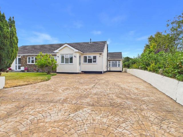 Bungalow for sale in Pentlepoir, Wales